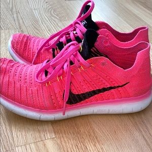 Women’s Nike fly knit free runs
